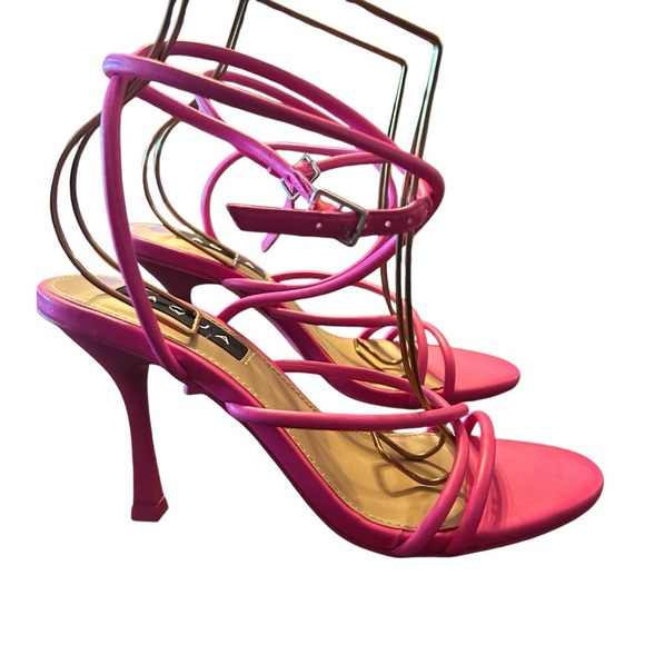 Aqua Arlow Bright Fuschia Ankle Strap High Heel Sandals  Size 6.5 - Picture 1 of 10